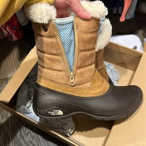 The North Face women’s Boots Size 9